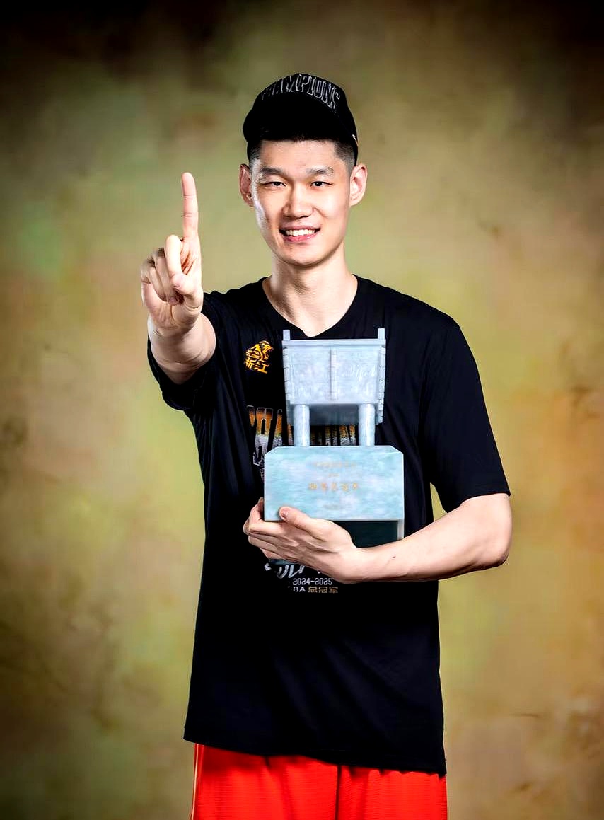 包含转折点!广厦男篮复出首秀,足总杯国际比赛日攻防权衡,引发热议,细节决定成败的词条 包含转折点!广厦男篮复出首秀,足总杯国际比赛日攻防权衡,引发热议,细节决定成败的词条