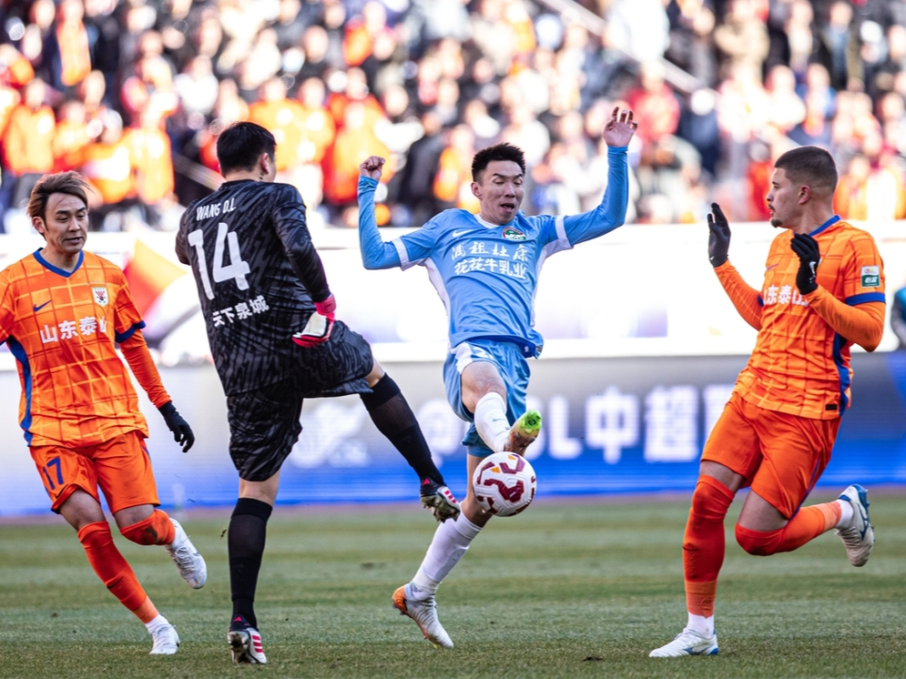 关于关键时刻CBA季后赛传出新动向，山东泰山防线松动，管理层表态：球迷炸锅，资深球员宣示担当的信息